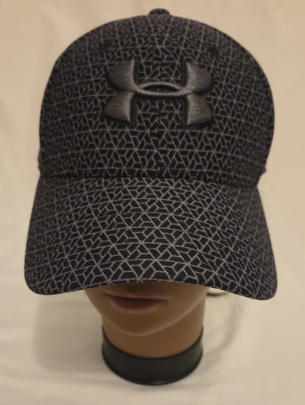 Under Armour Men's Black Geometric Logo Baseball Cap